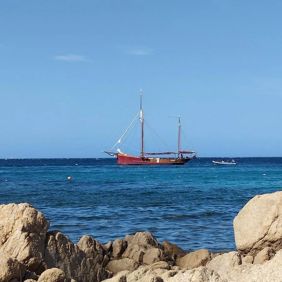 Seaside Apartment Baja Sardinia 6Pl July 150 M From Smeraldo Beach