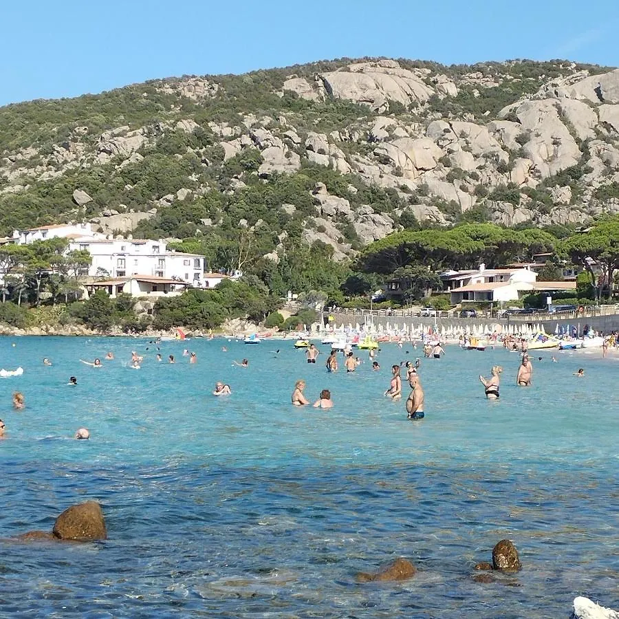 Seaside Apartment Baja Sardinia 6Pl July 150 M From Smeraldo Beach