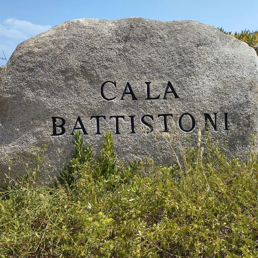 Seaside Apartment Baja Sardinia 6Pl July 150 M From Smeraldo Beach Italien