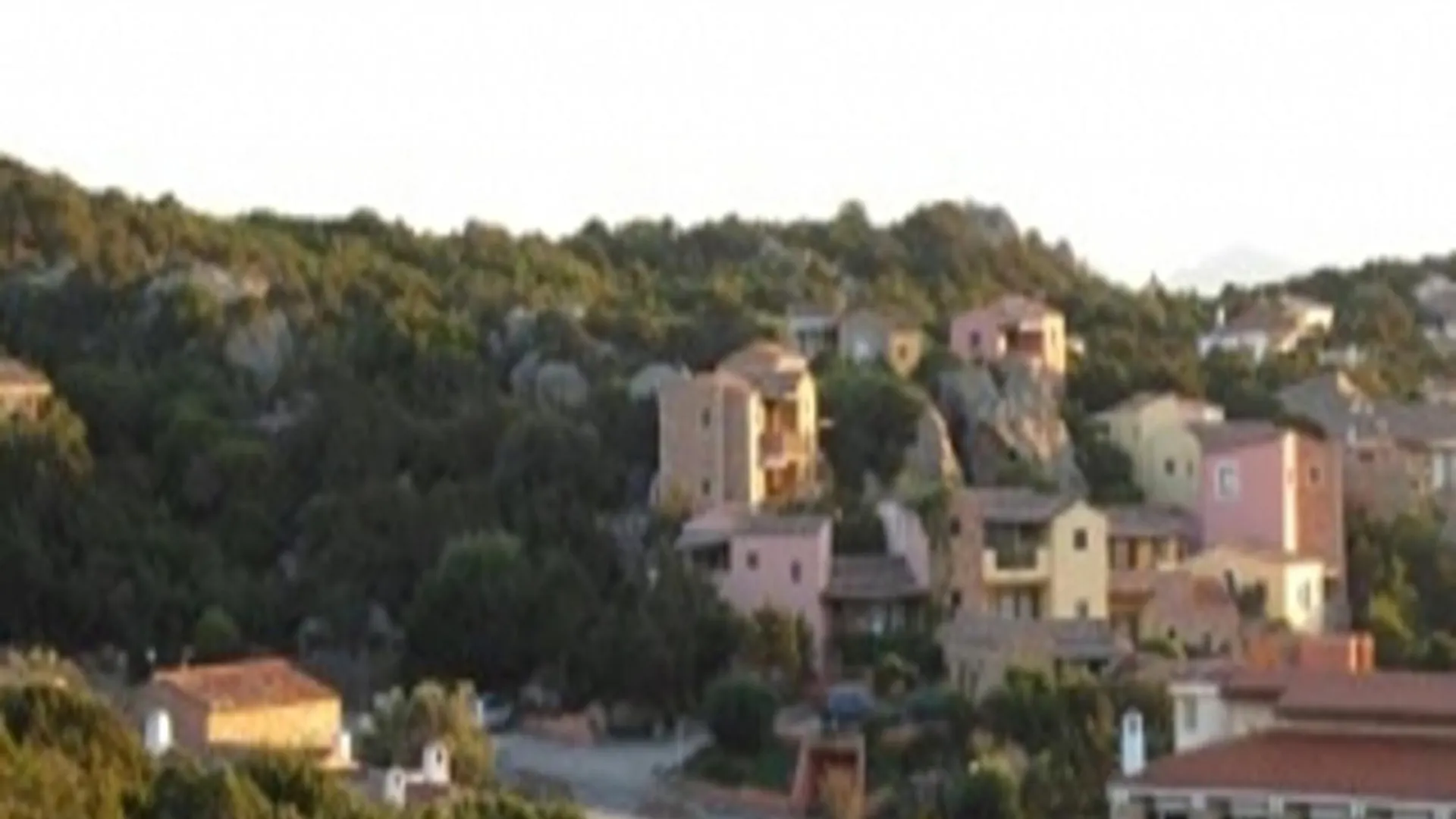 Seaside Apartment Baja Sardinia 6Pl July 150 M From Smeraldo Beach