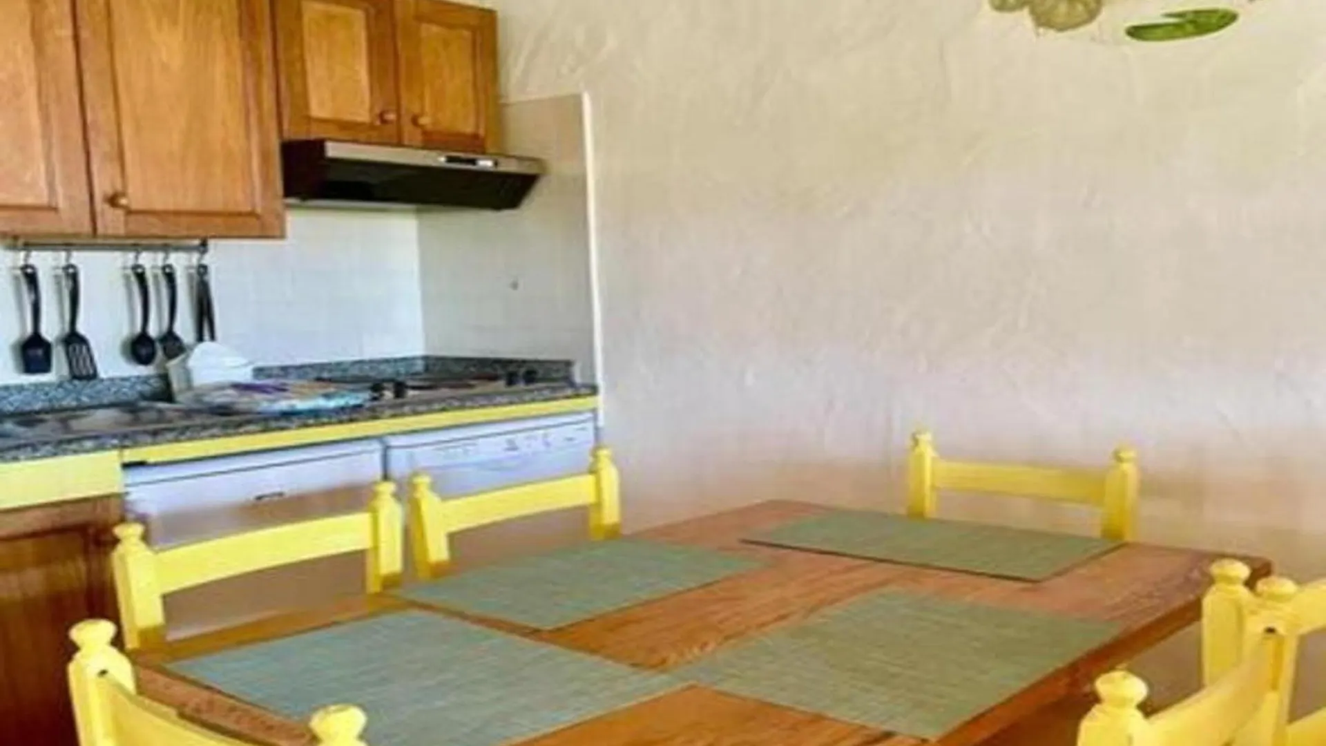 Seaside Apartment Baja Sardinia 6Pl July 150 M From Smeraldo Beach