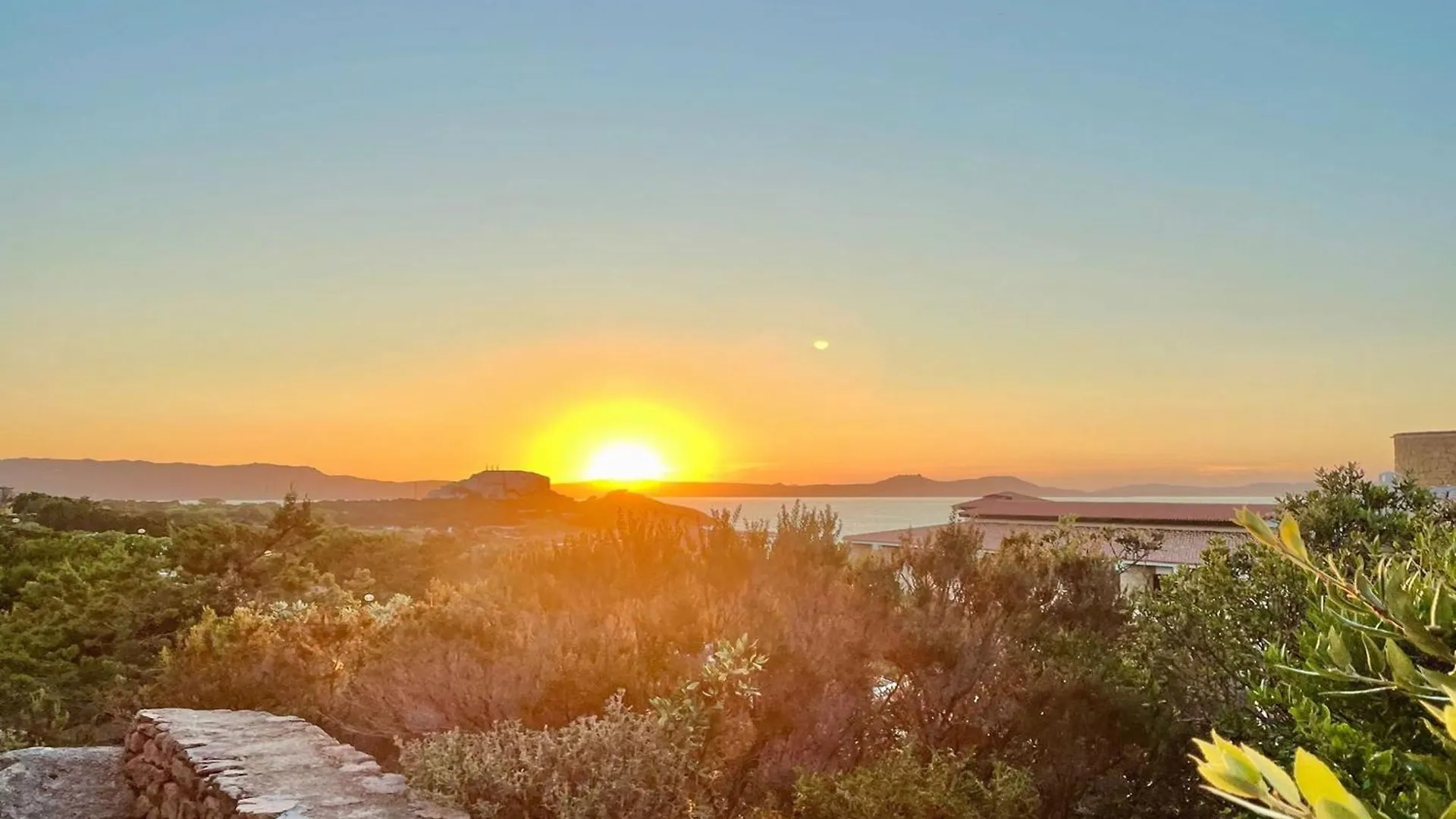 Seaside Apartment Baja Sardinia 6Pl July 150 M From Smeraldo Beach 0*,