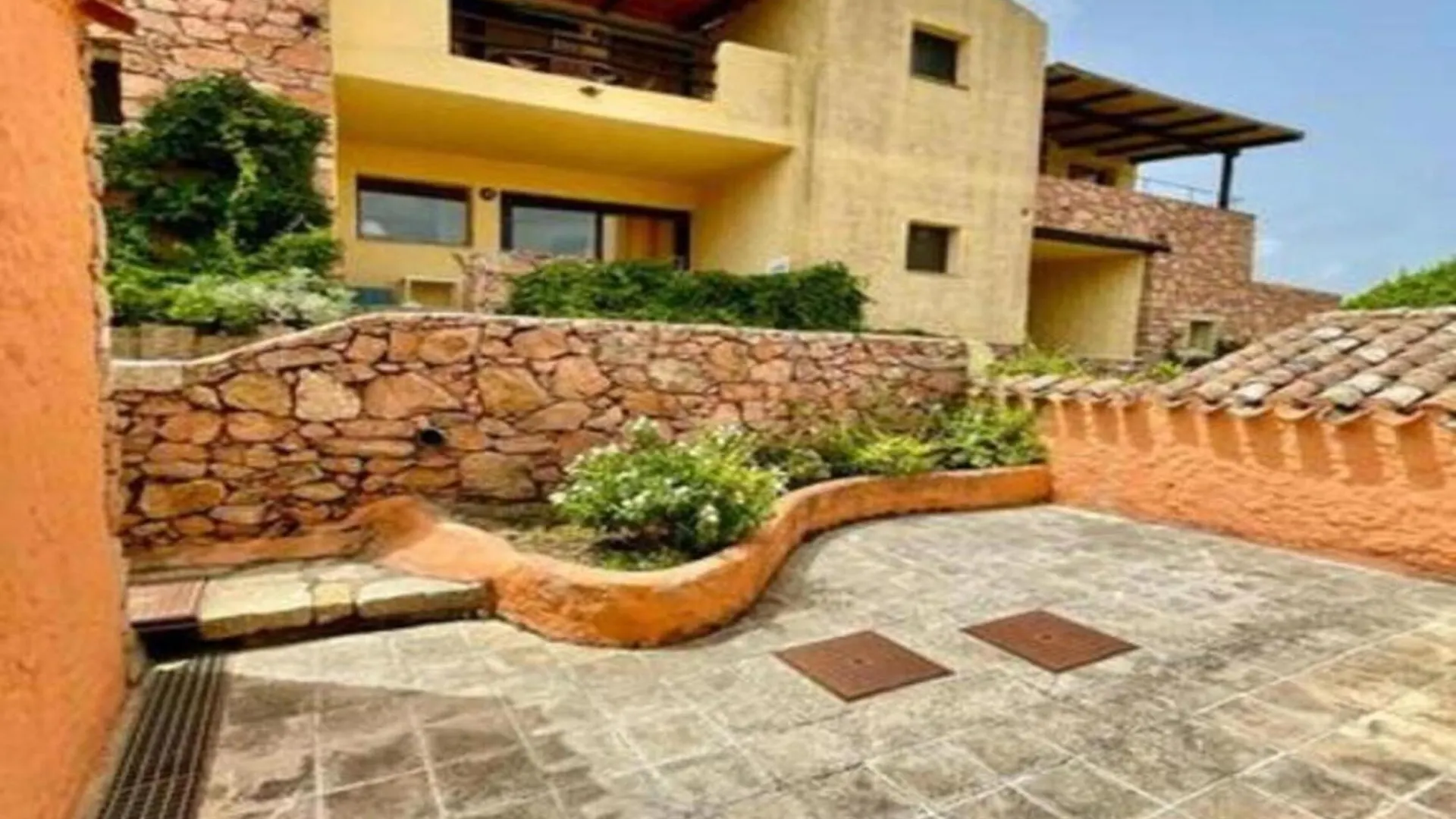 Seaside Apartment Baja Sardinia 6Pl July 150 M From Smeraldo Beach