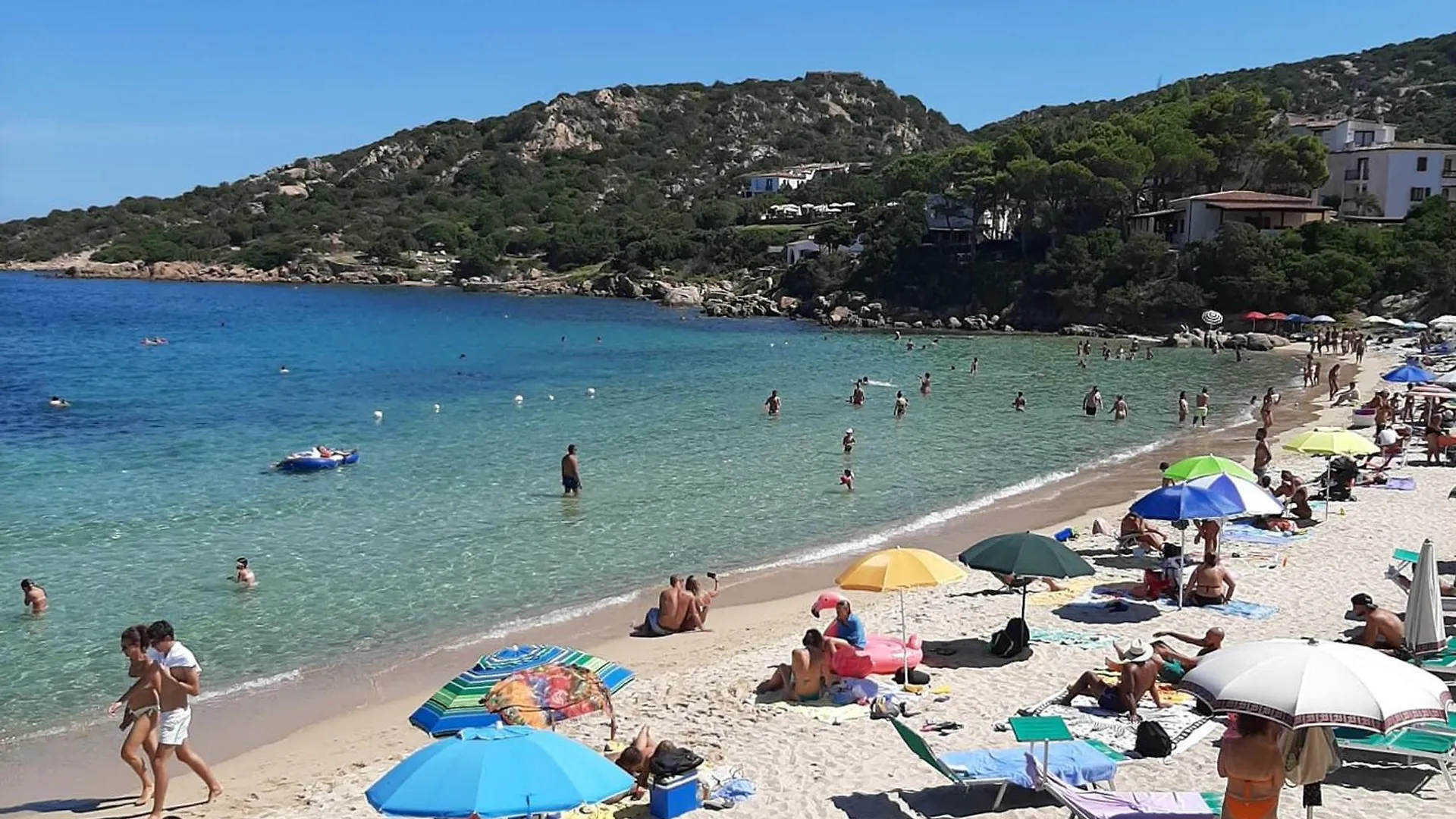 Seaside Apartment Baja Sardinia 6Pl July 150 M From Smeraldo Beach